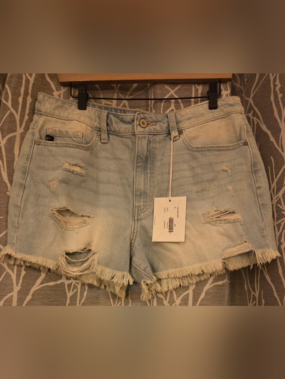 KanCan Light Wash Distressed High-Rise Jean Shorts. Size XL. NWT